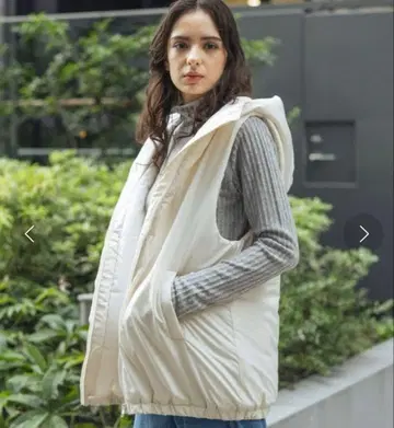 새상품급 라코스테 후드 패딩 베스트