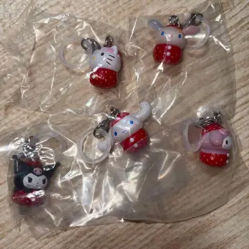 산리오 딸기 마크 액세서리 컴플리트