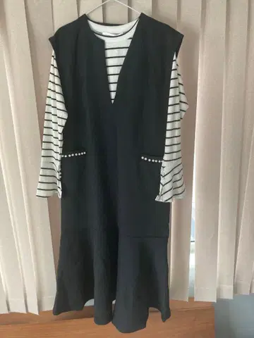 새상품 블랙 V넥 원피스와 보더 상의 세트