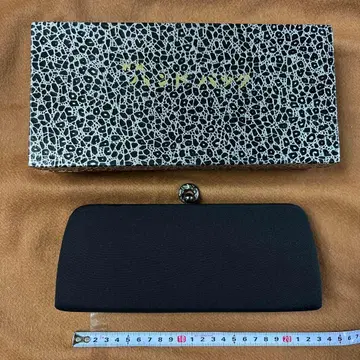 미사용 새상품 블랙 클러치백