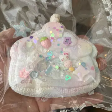 반짝반짝 스퀴즈 딸기 케이크