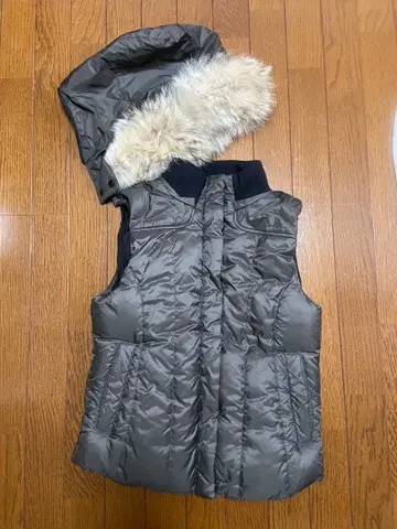 새상품급 VICTRINOX 빅토리녹스 코요테 퍼 트리밍 다운 자켓