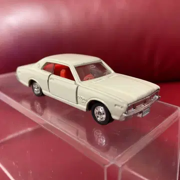 토미카 일본제 닛산 글로리아 no.85 1/65 상자 없음