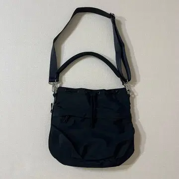 그린 레이블 릴랙싱 하쓰이 포켓 드로스트 백