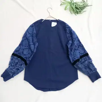 유나이티드 도쿄 자카드 슬리브 탑 블라우스 풀오버