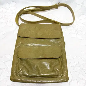 BEAU DESSIN 올리브 그린 가죽 숄더백