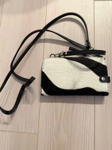 제브라 패턴 송치 스마트폰 숄더백