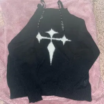 블랙 니트 스웨터 십자가 무늬