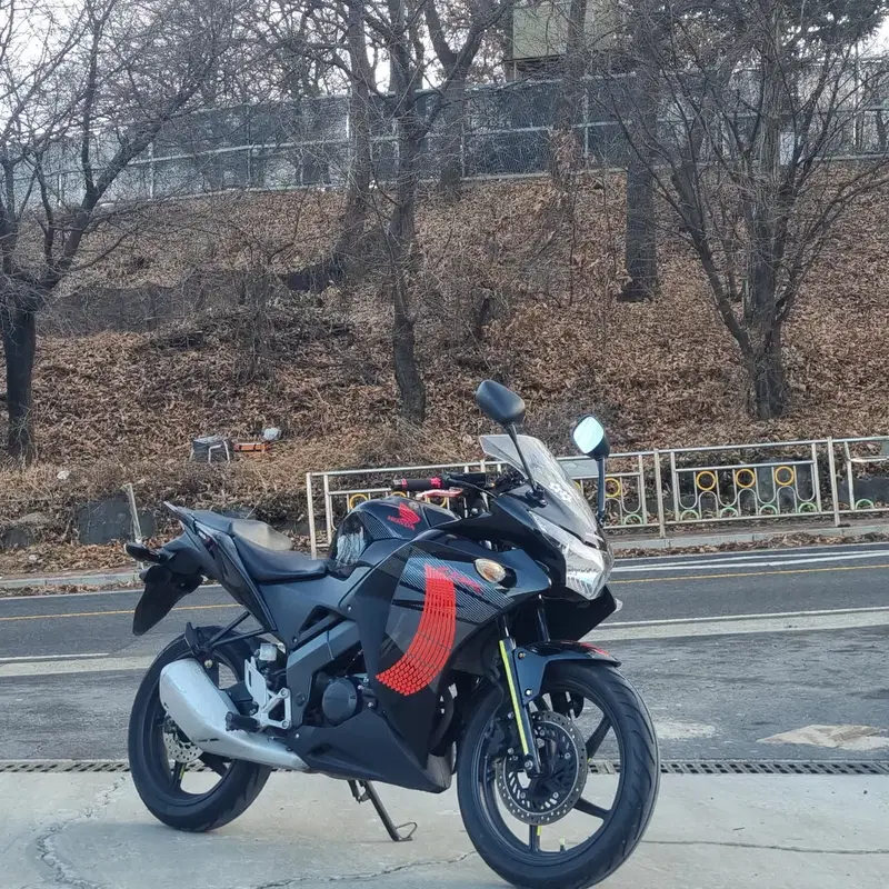 혼다 cbr125 17년식/1만대키로수/검빨/초급매