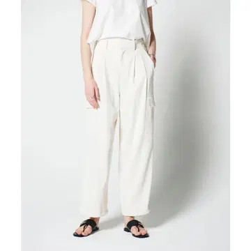 2 턱 이지 카고 팬츠