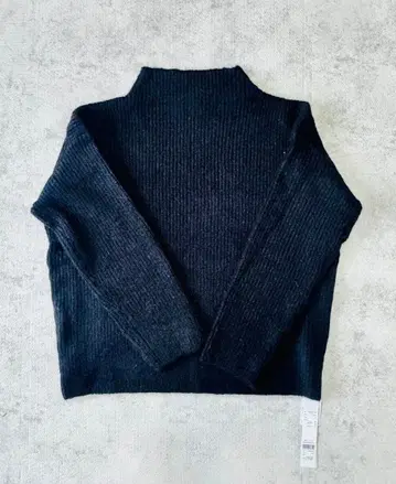 [미사용 새상품] 마노프 니트 스웨터 블랙