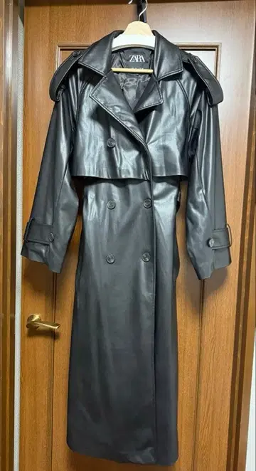 [새상품급] ZARA 인조 가죽 롱 코트 S 사이즈