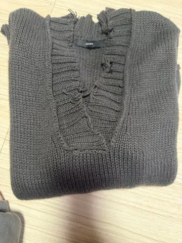 그레이 V넥 니트 프린지 긴팔