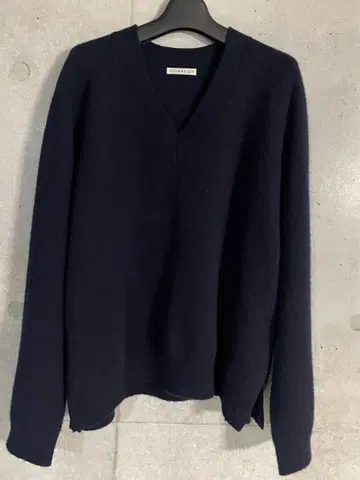 새상품급 에스트네이션 V넥 스웨터