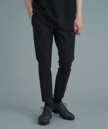 onegravity 트랙 팬츠 블랙 새상품 택 있음