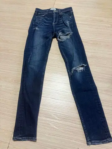 데미지 가공 다크 블루 스키니 청바지