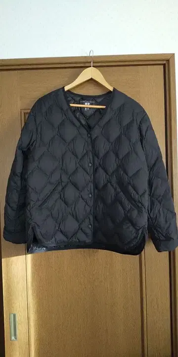 유니클로 울트라 라이트 다운 L 사이즈 블랙