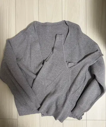 [ 미사용 ] 그레이 리브 긴팔 V넥 스웨터