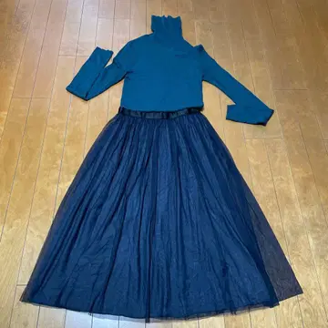 블루 계열 터틀넥 플레어 스커트 세트