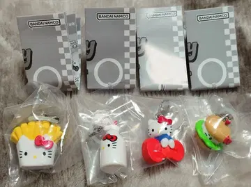 가챠 헬로키티 아메리칸 디자인 메지루시 액세서리 4종 세트