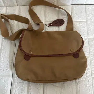 Brady | AVON 숄더백