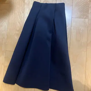 RUIR BOUTIQUE 네이비 플레어 스커트