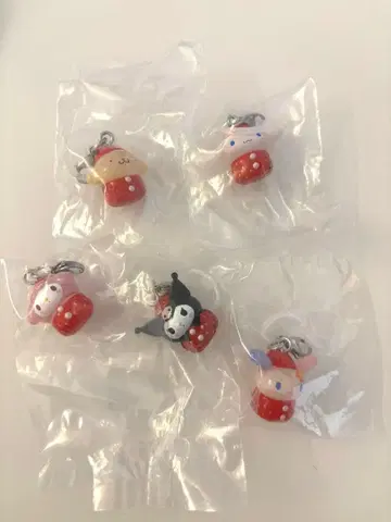 산리오 딸기 표시 액세서리