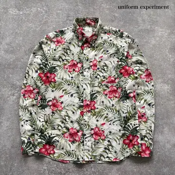 [ 유니폼 익스페리먼트 ] 하이비스커스 별 패턴 긴팔 셔츠 자수