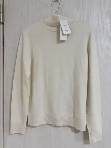 유니클로 캐시미어 100% 터틀넥 S