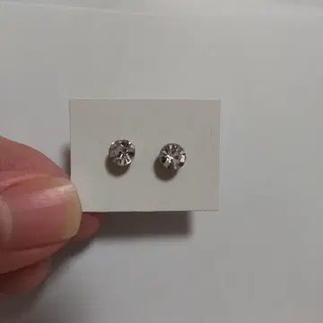 크리스탈 스터드 귀걸이