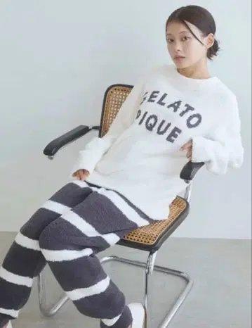 젤라또피케 파우더 로고 자카드 풀오버 & 롱 팬츠 세트