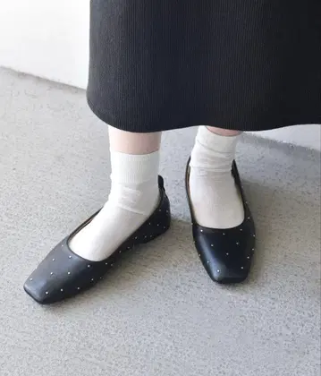 [ SHIPS any 별주 ] 스터드 스퀘어토 플랫 펌프스