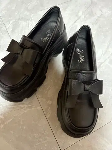 BUBBLES 통굽 로퍼 블랙