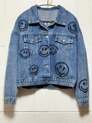 [ 미사용 새상품 ] 스마일리 페이스 자수 데님 자켓