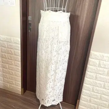 Whim Gazette 화이트 레이스 타이트 스커트