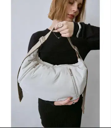 un/neu 화이트 베이지 숄더백