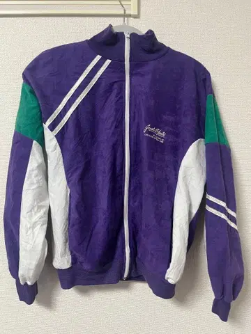 플리스 보라색 자켓 스트라이프 디자인