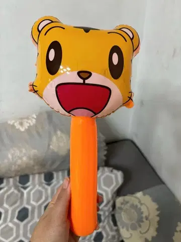 오렌지색 동물 캐릭터 마라카스