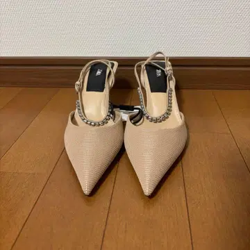 ZARA 큐빅 디테일 슬링백 힐 펌프스
