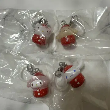 산리오 딸기 메지루시 액세서리 키티 푸딩 시나몬 마이멜로디 4개
