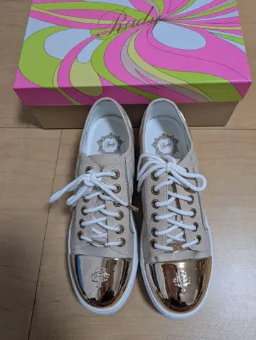 [ 미사용 새상품 박스 있음 ] Rady 스니커즈 메탈릭 토 23.5cm