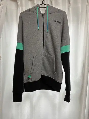 AWS re:Invent 2025 풀 집업 후드티 SWAG M 사이즈