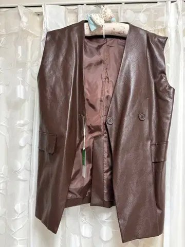 브라운 인조 가죽 베스트 더블 버튼