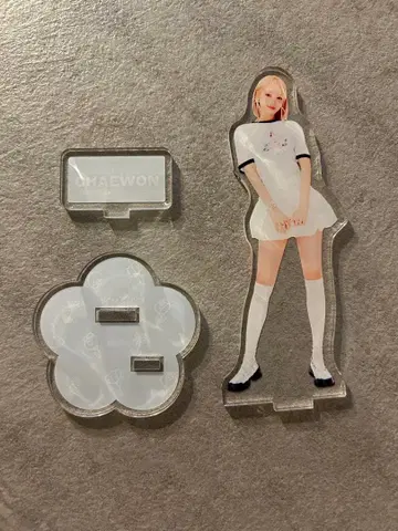 채원 아크릴 스탠드 화이트