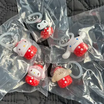 산리오 캐릭터즈 딸기 메지루시 액세서리 세미 컴프