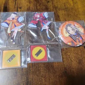 캐릭터 아크릴 스탠드 캔뱃지 세트