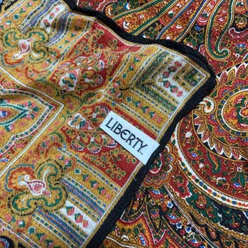 LIBERTY 리버티 페이즐리 대형 정사각형 울 스카프 숄