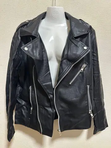 블랙 가죽 라이더 자켓