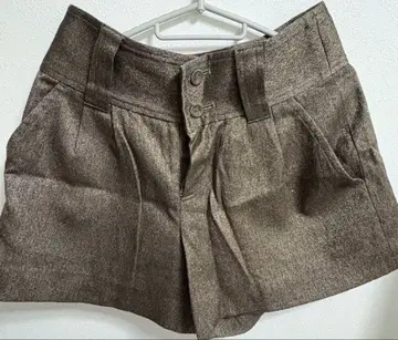 새상품급 GRACE CONTINENTAL 숏팬츠 38사이즈