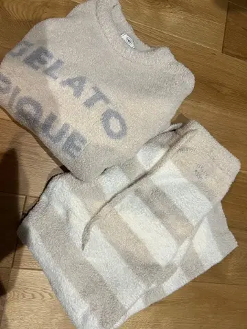 젤라또피케 파우더 로고 자카드 풀오버 & 롱팬츠 세트